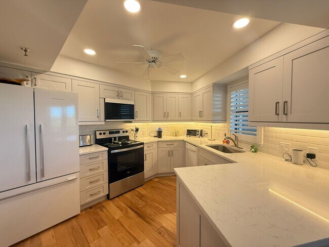 Building Photo - Luxury, furnished seasonal rental, Tequest...