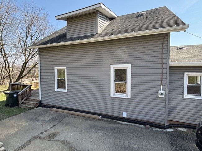 Building Photo - 2521 15th St SW