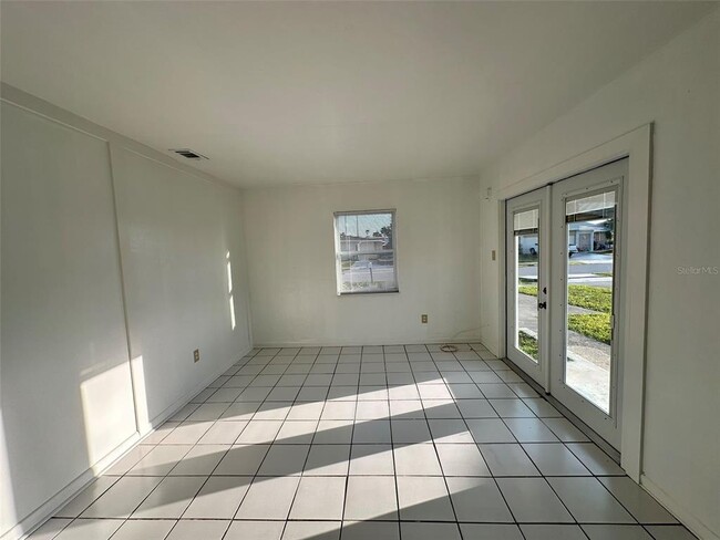 Building Photo - 6025 Deming Ave
