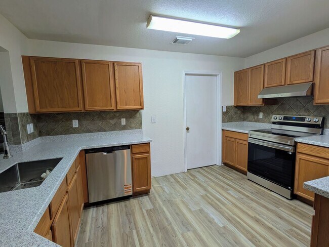 Building Photo - 16216 Ike Ln