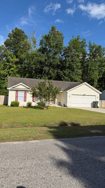 Building Photo - 224 Lindy Creek Rd