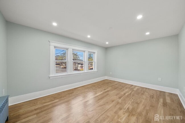 Building Photo - 657 Amboy Ave