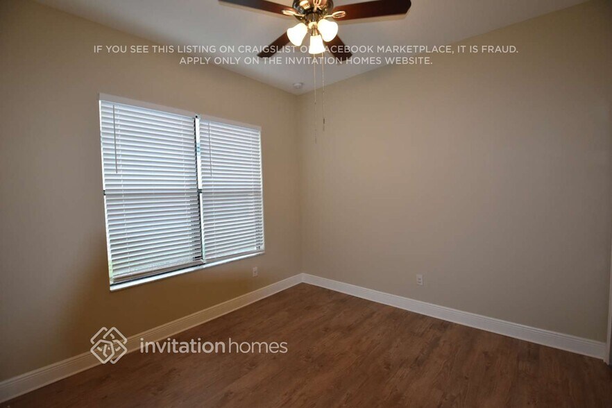 Building Photo - 1892 Tonka Terrace