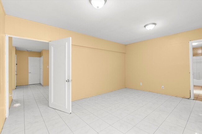 Building Photo - 4346 W 177th St