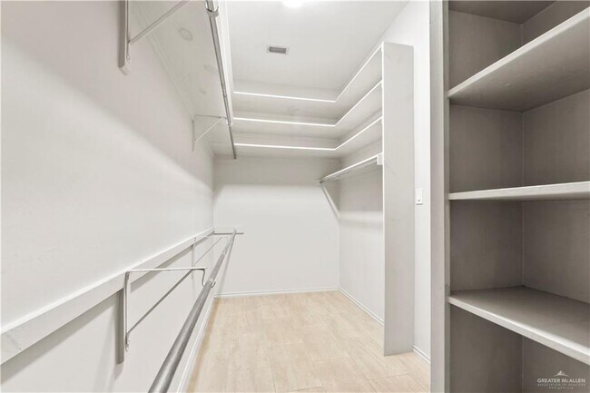 Building Photo - 29 Rio Grande Dr