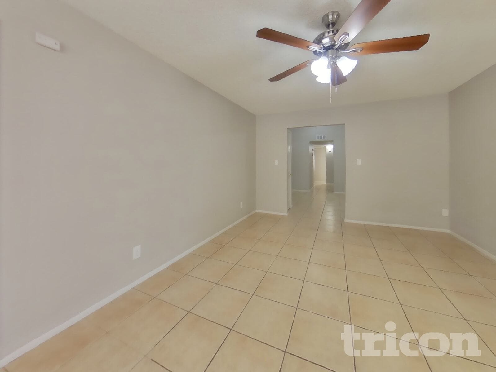 Building Photo - 4055 W Desert Cove Ave