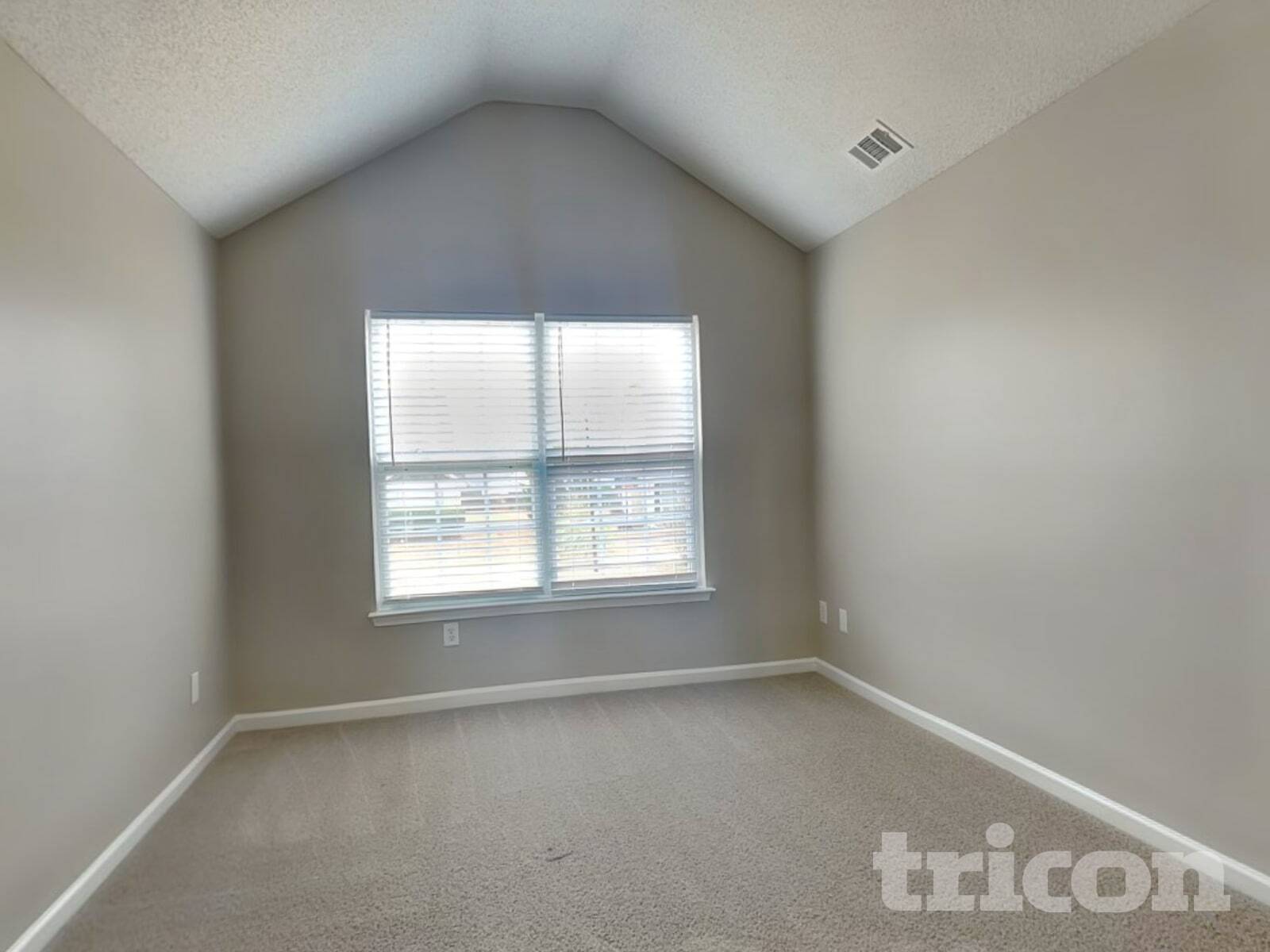 Building Photo - 4928 Bryant Dr