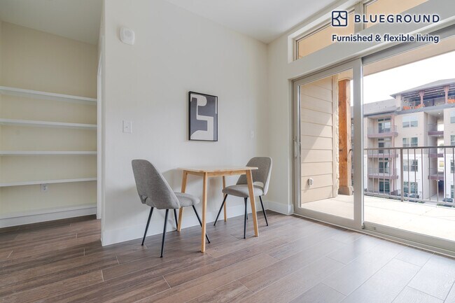 Building Photo - 1501 W Howard Ln