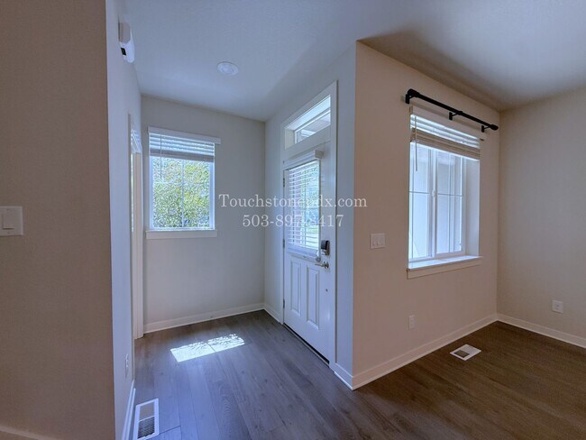 Building Photo - RECEIVE $500 OFF! READY NOW! CALL TODAY! Modern Hillsboro Townhome with AC, Electric Fireplace, a...