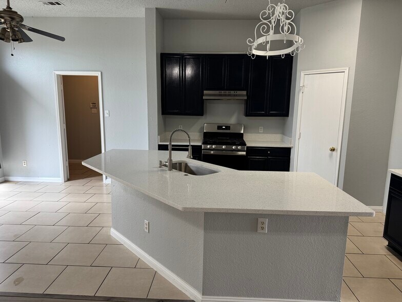 Building Photo - 2064 Pecan Creek Dr