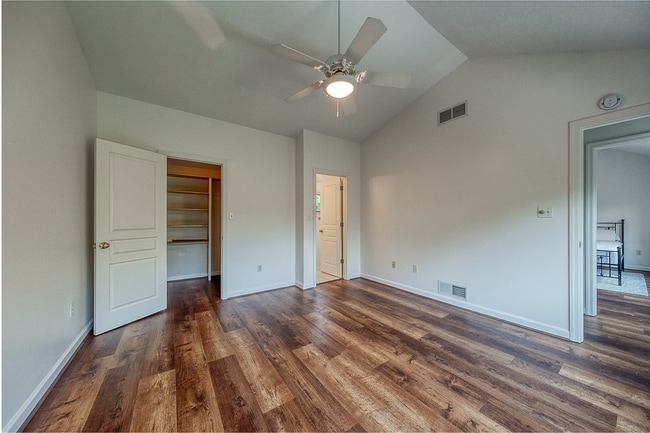 Building Photo - Fox Chapel Luxury Townhome, 4 Bedrooms, 3.5 Bathrooms, 3 Care Garage, Finished Basement.