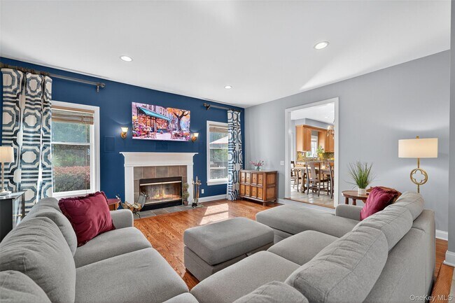 Building Photo - 11 Dorian Way