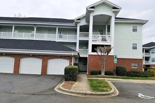 Building Photo - 9179 Meadow Vista Rd