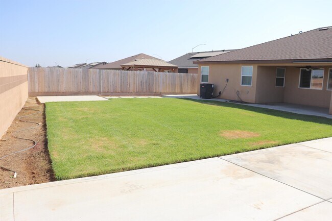 Building Photo - 1884 Clover Drive