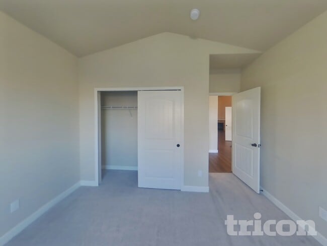 Building Photo - 7847 Dutch Loop