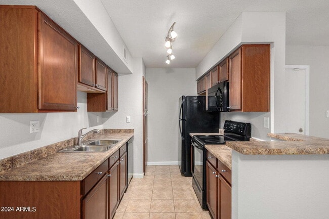 Building Photo - Beautiful Scottsdale 1 Bedroom Apartment!
