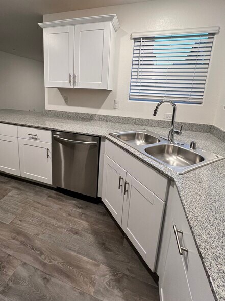 Building Photo - 12185 Scarlet Ember Rd