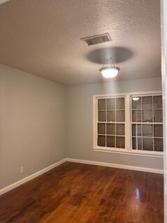 Building Photo - 5042 Ventura Ln
