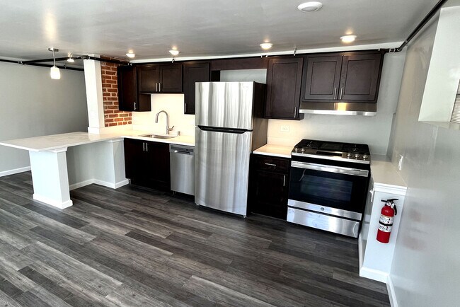 Building Photo - 45 E King St Apartments