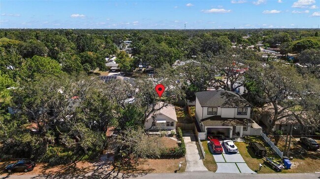 Building Photo - 8507 Claonia St