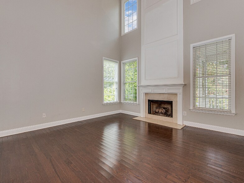 Building Photo - 2124 Sablewood Dr