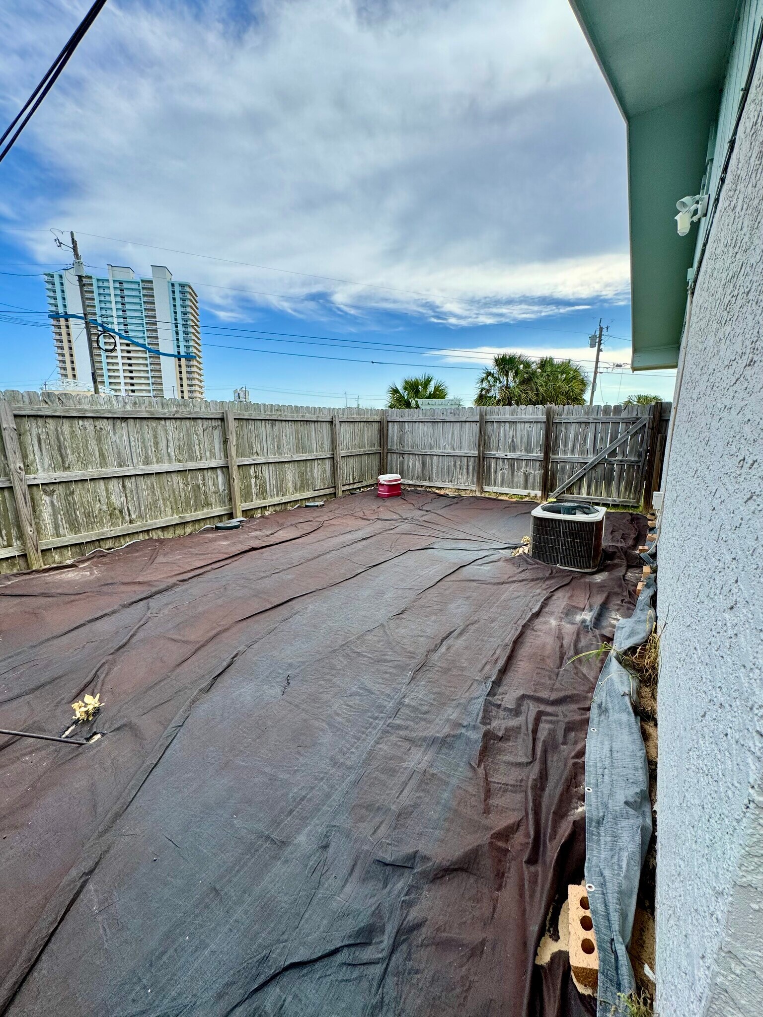 Building Photo - 5204 Beach Dr