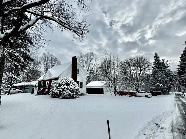 Building Photo - 153 Holmes Rd