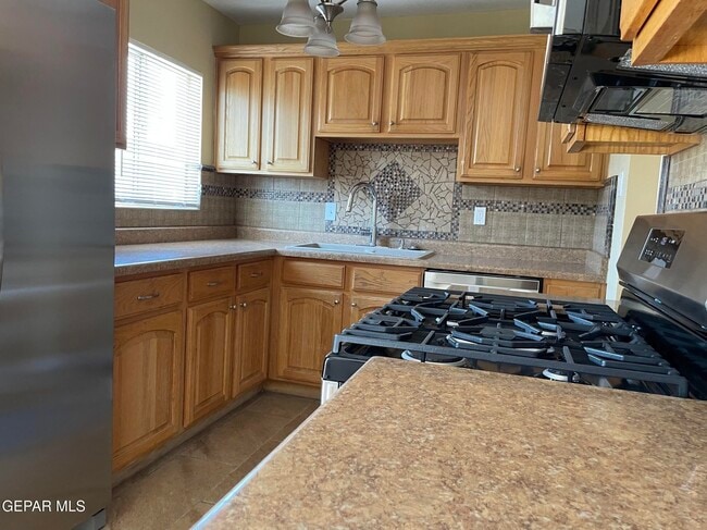 Building Photo - 5330 Delta Dr