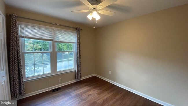 Building Photo - 8688 Wheatfield Way