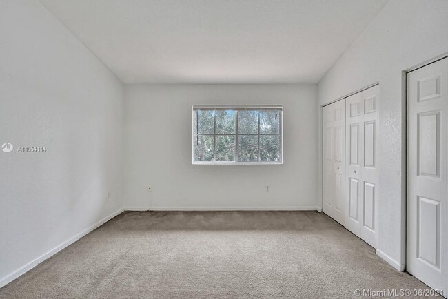 Building Photo - 2613 SW 83rd Terrace
