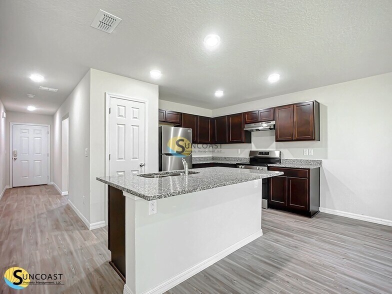 Building Photo - 57 Wellwood Ln