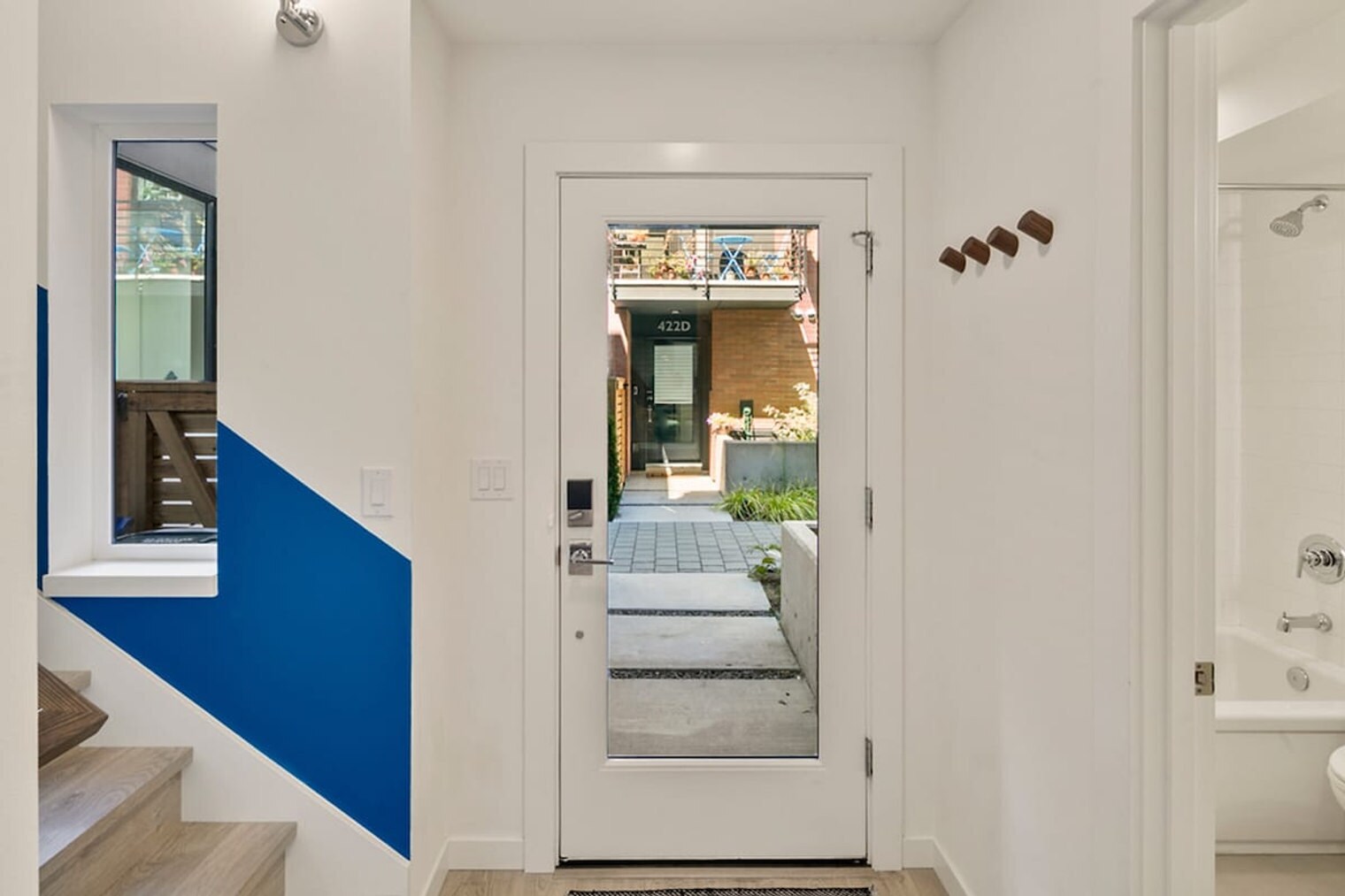 Building Photo - 516 Broadway E