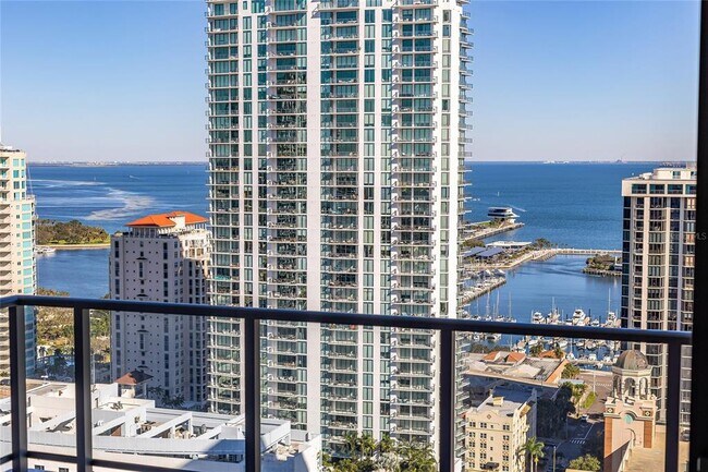 Building Photo - 275 1st Ave S