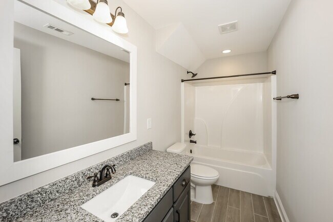 Building Photo - 13 E Field St