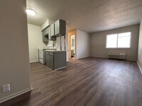 Building Photo - Renovated 2 Bedroom, 1 Bath Apartment at the Brookside Apartments!