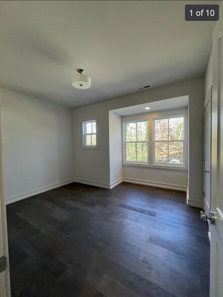 Flex/Office/4th bedroom - 5216 Lynnville Ave