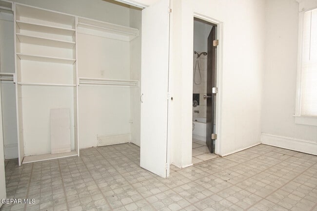 Building Photo - 219 W Rio Grande Ave