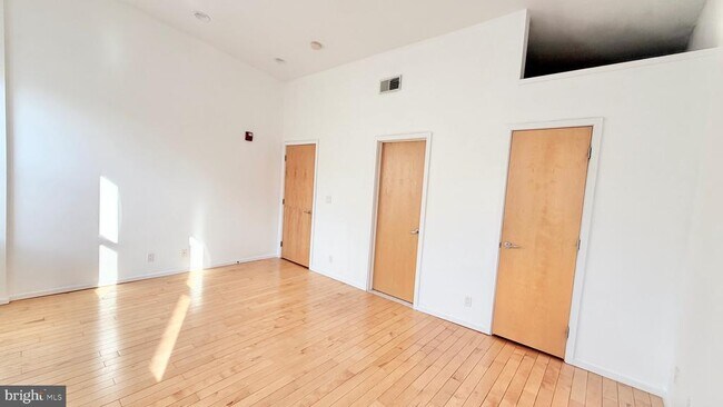 Building Photo - 136 N 3rd St