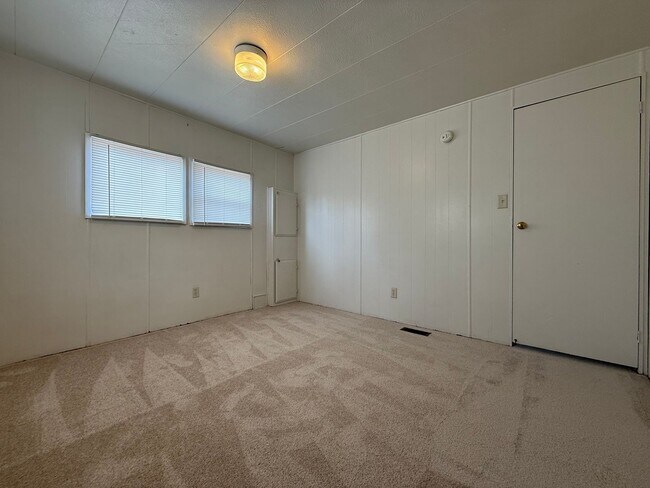 Building Photo - 2BR/2BA Mobile in Quiet Neighborhood