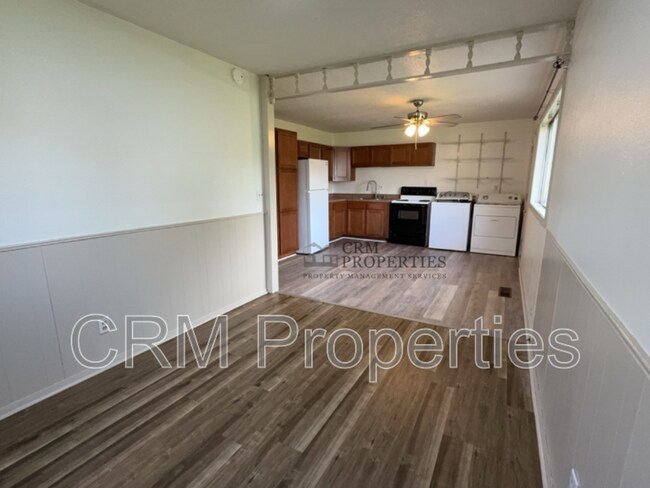 Building Photo - 814 Maumee Dr