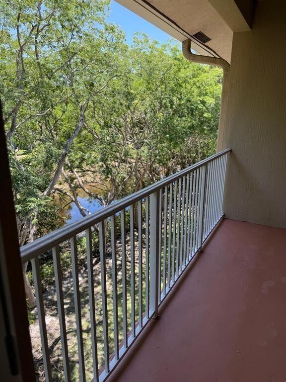 Building Photo - 2941 Riverside Dr