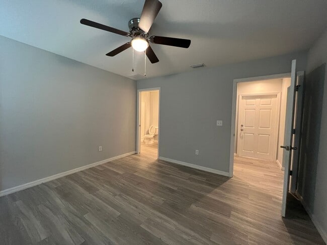 Building Photo - GORGEOUS 3 BD/2BA Home in Beautiful Ocklawaha!!!