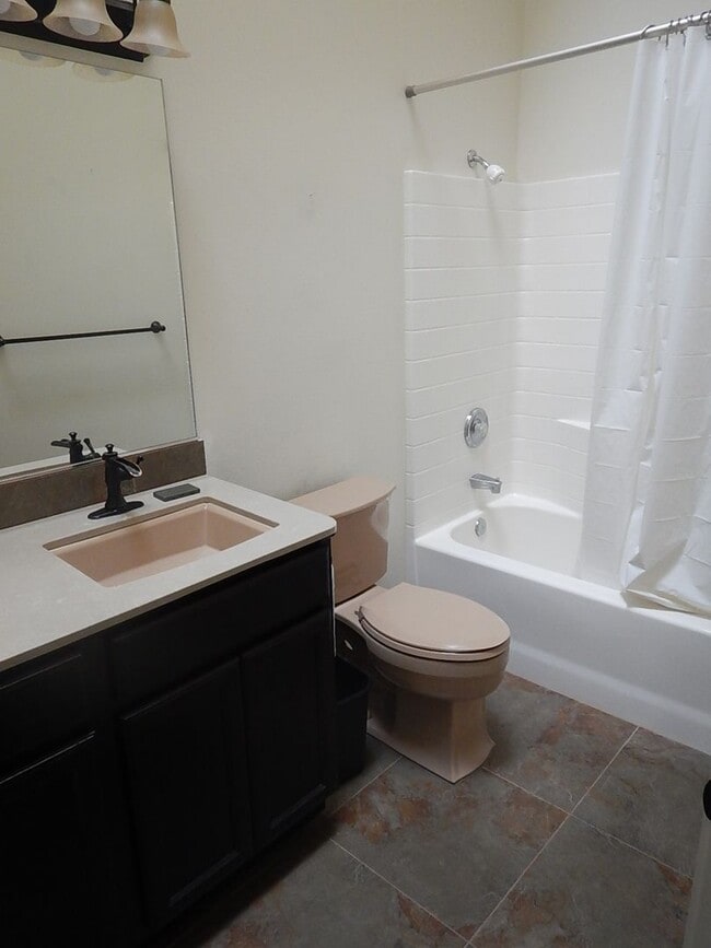 Building Photo - 3 Bedroom, 2 Bathroom at End of Cul-De-Sac