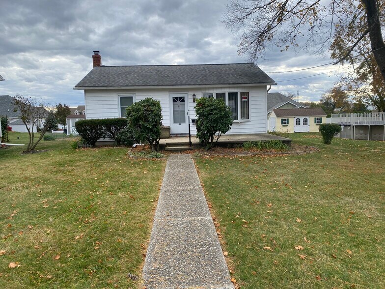 Primary Photo - 41 E 2nd St