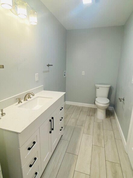 Building Photo - 628 Hills Blvd