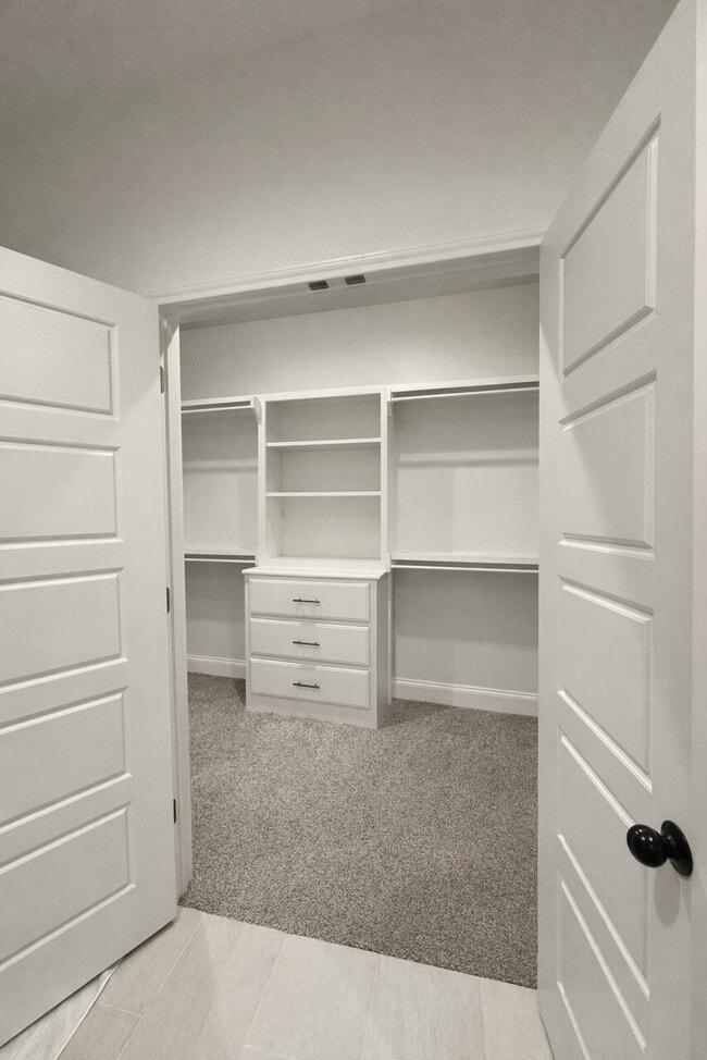 Building Photo - Custom built home in West Lubbock