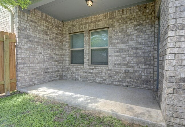 Building Photo - 12802 Michelangelo St