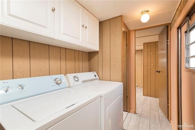 Building Photo - 15 Stagecoach Dr