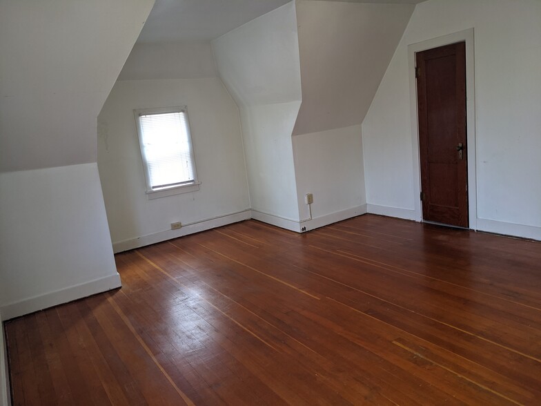 Master Bedroom - 2229 N Grand Ave