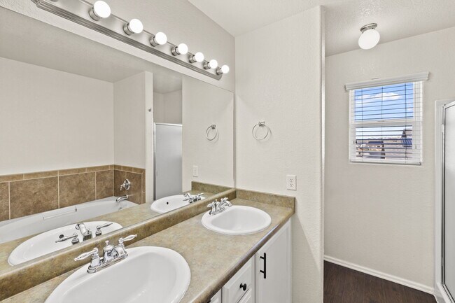 Building Photo - 2217 Inspiration Ln